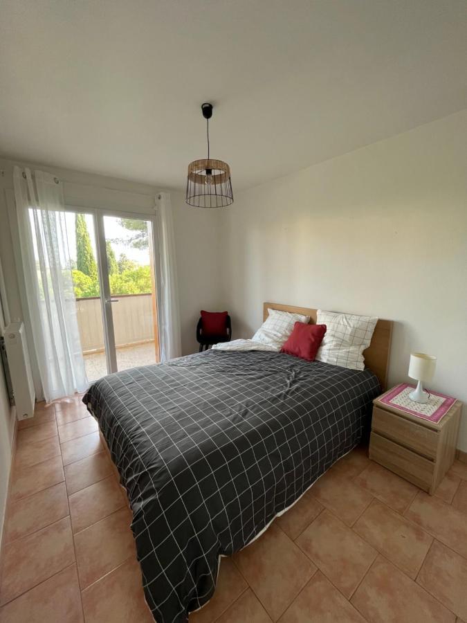 T2 Avec Terrasse & Parking A 5 Min Du Centre, 10 Min Des Plages Hyères Eksteriør billede